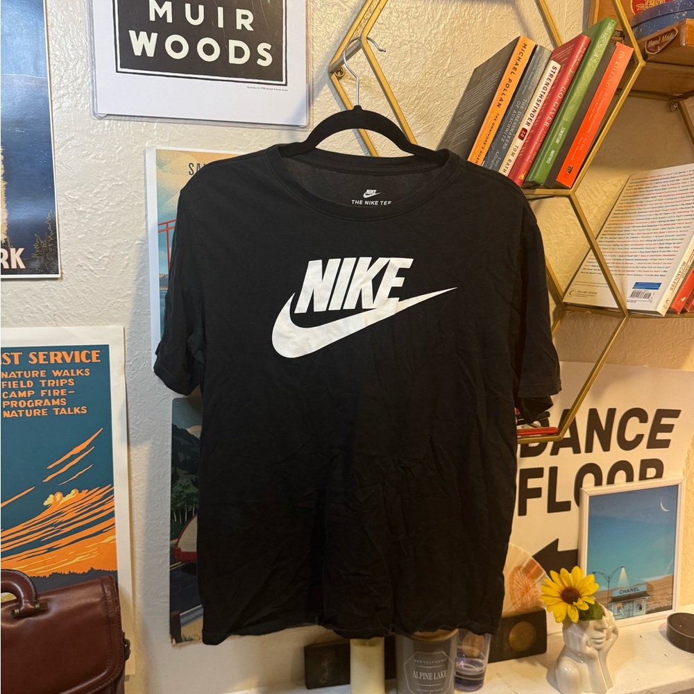 Men’s basic black Nike tee size medium